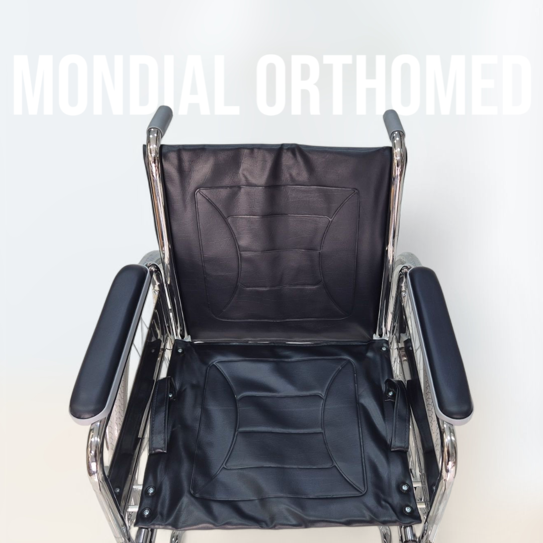 Fauteuil Roulant à Accoudoirs et Repose-pieds Amovibles MOM 901