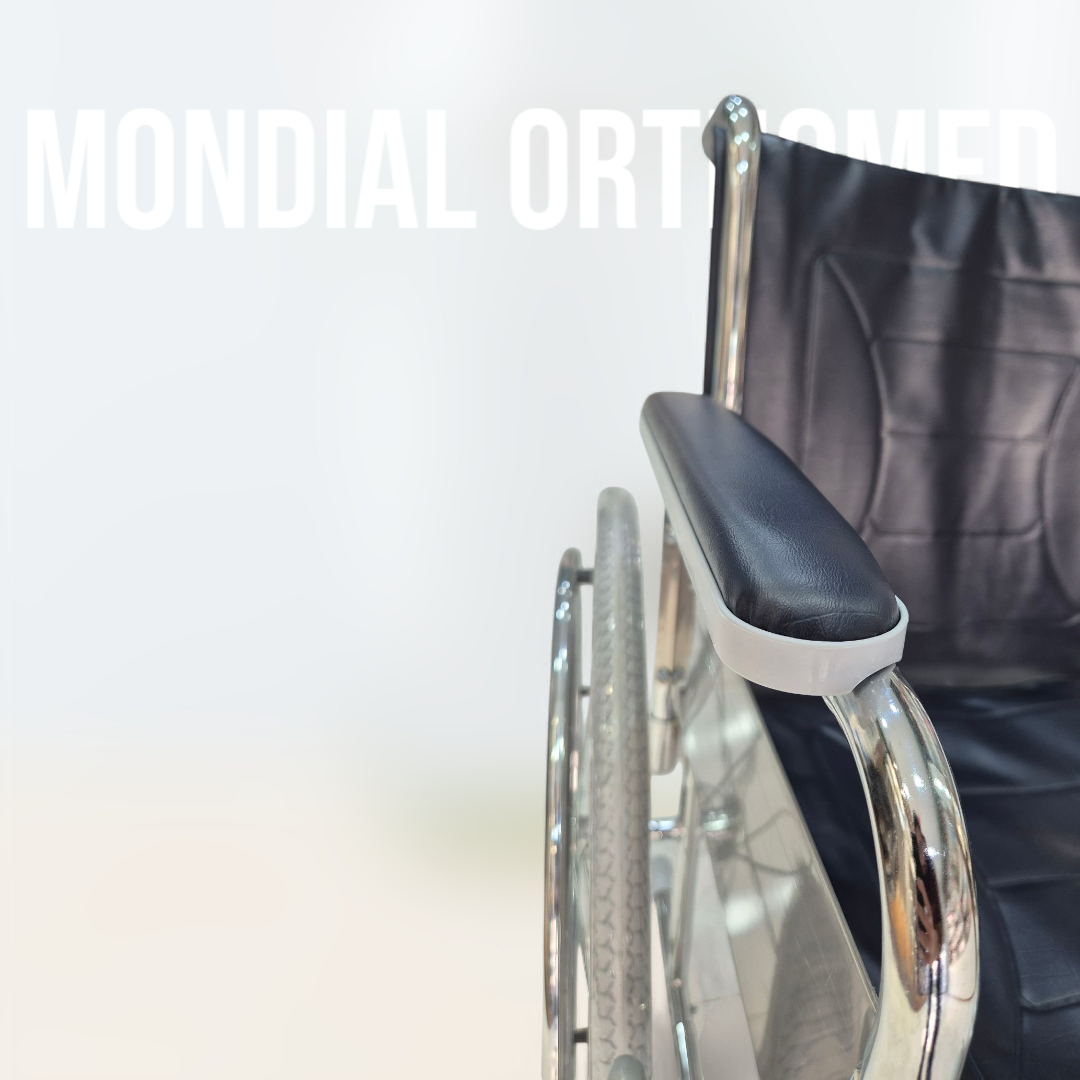 Fauteuil Roulant à Accoudoirs et Repose-pieds Amovibles MOM 901
